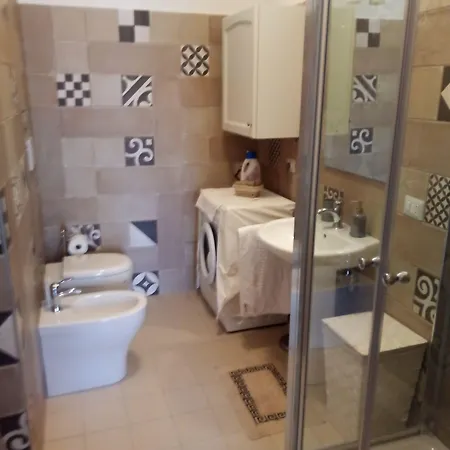 Corsomessina64 לינה וארוחת בוקר קרוטונה