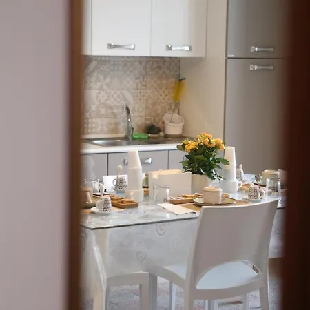 住宿加早餐酒店 Corsomessina64 克罗托内